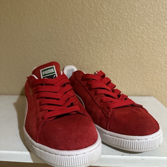 Men’s Red Puma tennis Shoes - Picture 2 of 9